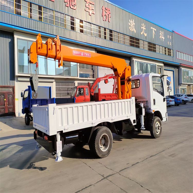 南庄乡三轮随车吊定制 农用改装机自备吊中瑞长期出售