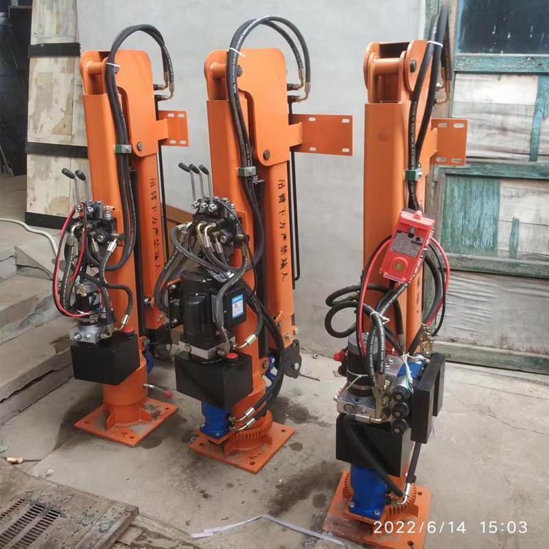 南庄乡重汽蓝牌随车吊 3.2吨 国六动力强 液压驱动 农用自卸起重机